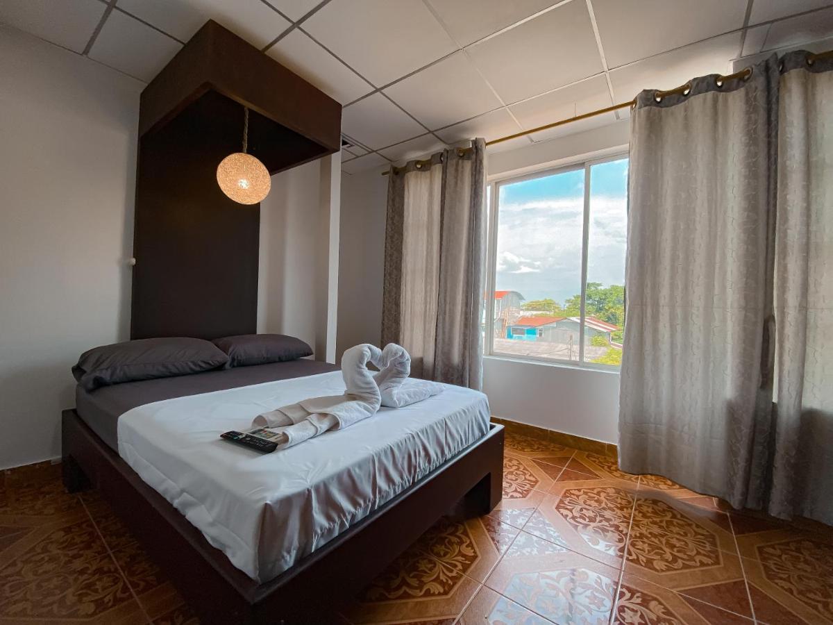 Hostal Casa Blanca Puerto Francisco de Orellana Kültér fotó