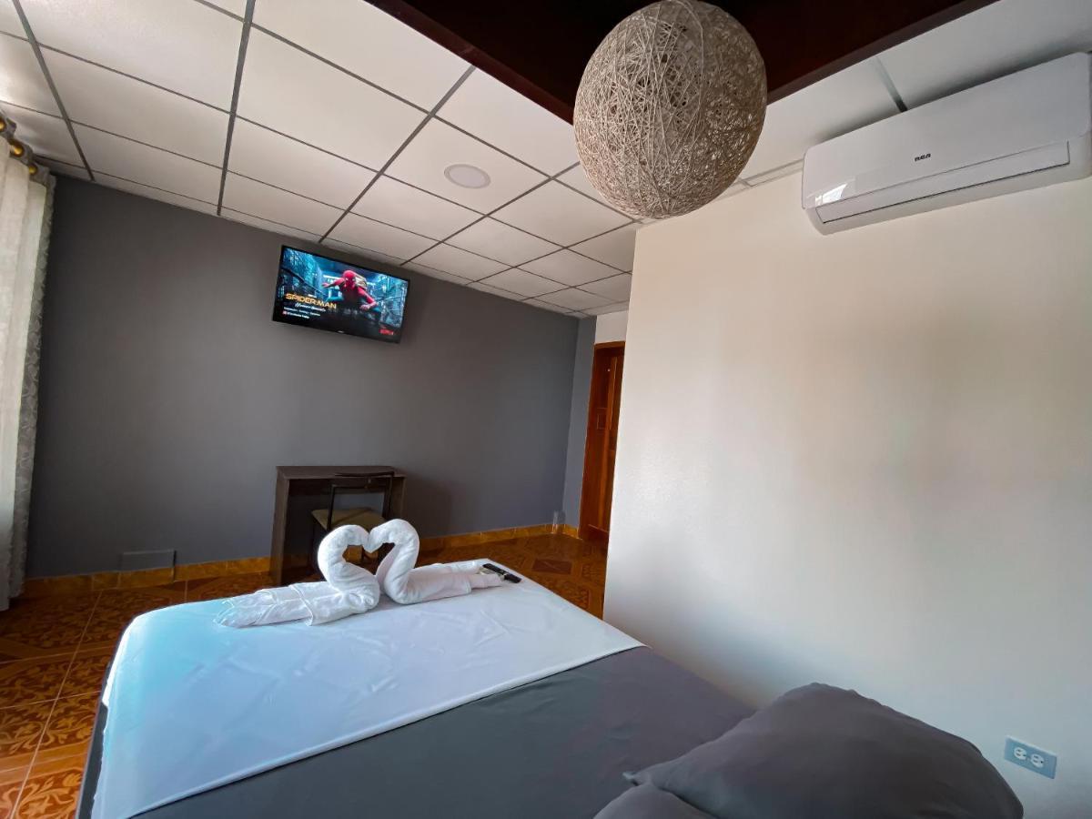 Hostal Casa Blanca Puerto Francisco de Orellana Kültér fotó